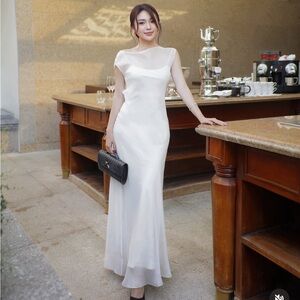 Houng Boutique Sophisticated White Wedding Dress